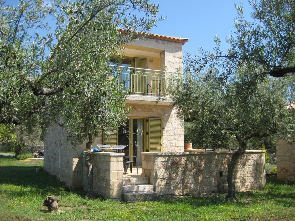 Amoni Holiday Homes Kardamyli Exterior photo