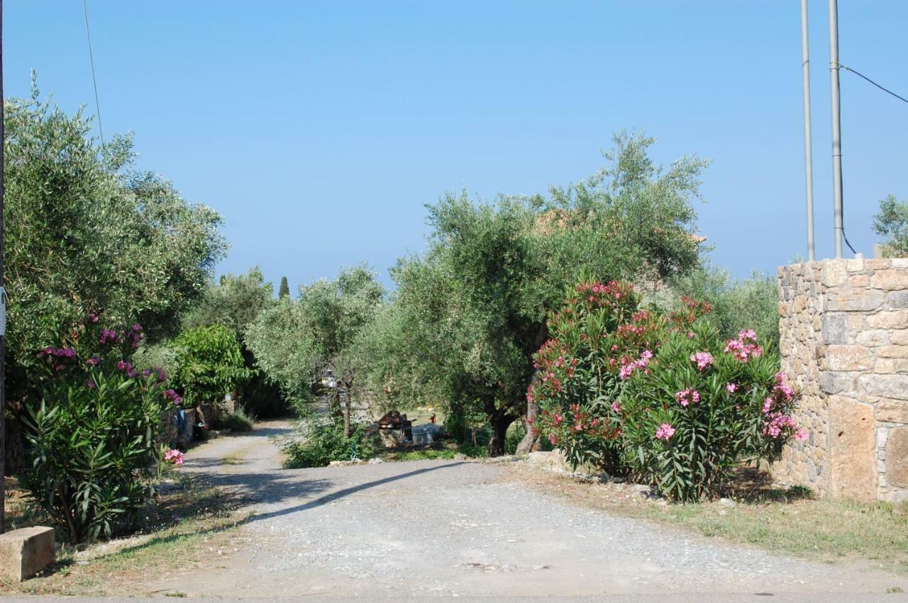 Amoni Holiday Homes Kardamyli Exterior photo